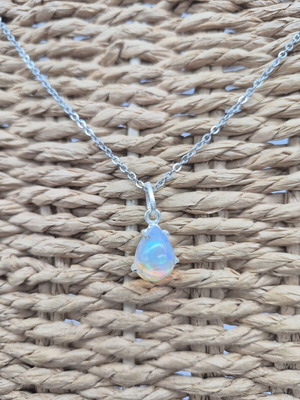 Opal Sterling Silver Necklace new with 8 carat opal gemstone