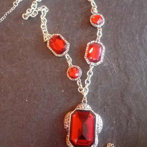 Vintage necklace statement with red crystal pendant, like new