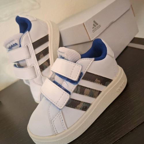 Adidas No20 sneakers like new