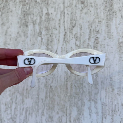 Valentino vintage sunglasses used, beige frame with lilac lenses