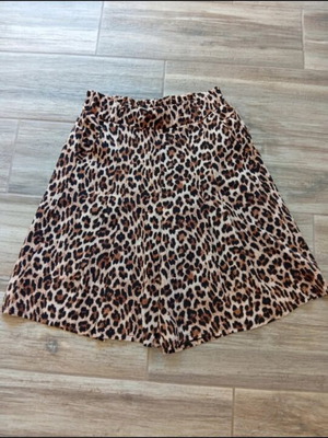 Leopard Bermuda shorts new, size S/M, black and brown