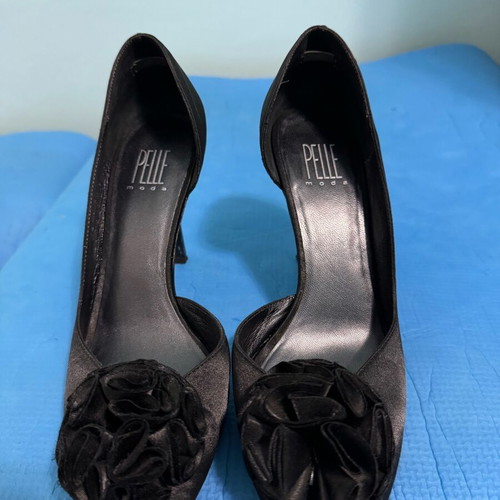 Pelle Moda satin peep toe pumps size 38 used, black
