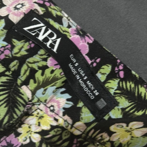ZARA floral skort like new, mini skirt shorts design