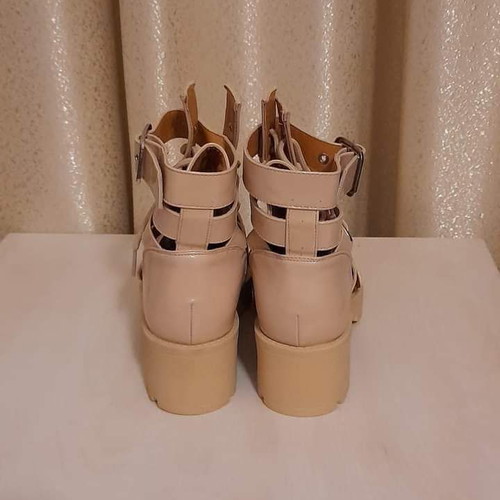 Seastar beige patent leather ankle boots new, size 39