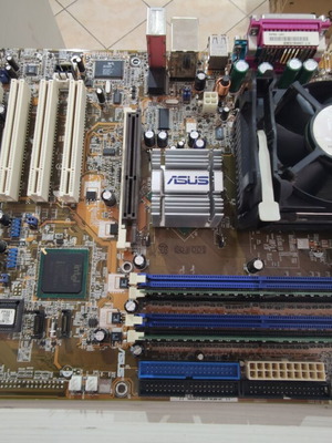 Asus Motherboard P4P8X μεταχειρισμένη με CPU P4 2.40GHz και 512MB Ram