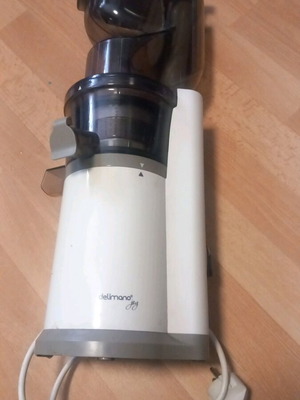 Delimano Joy juicer used, missing pressing screw