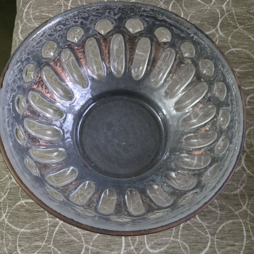 Large vintage bowl of bronze and glass like new