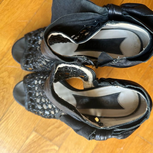 Leather unique ankle boot Boutique 9 no 38 with 11cm heel like new, black
