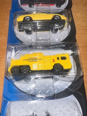 Maisto 1:64 Diecast Toy Cars Transit Authority new, pack of 16