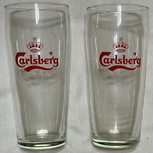 Carlsberg beer glasses set of 2 like new, vintage collectible