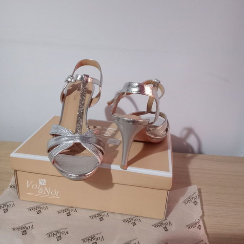 Voi-Noi Silver Sandals Size 38 Like New, Evening