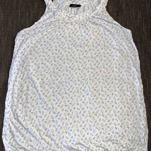 White sleeveless top Gina like new, light pattern, size L