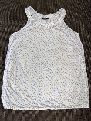 White sleeveless top Gina like new, light pattern, size L