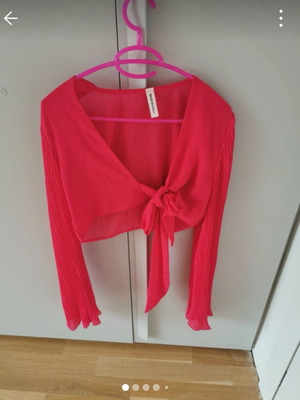 Bolero top Decoro pink like new, fits up to medium