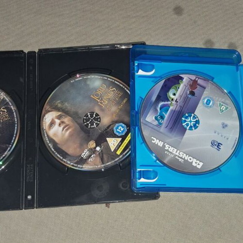 Lord of the Rings DVD and Monsters Inc Blu-ray, no Greek subtitles