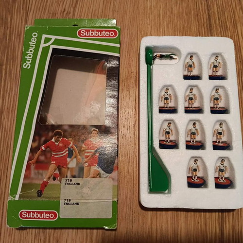 Subbuteo England team like new, complete with box