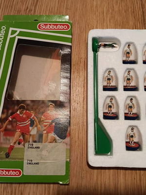 Subbuteo England team like new, complete with box