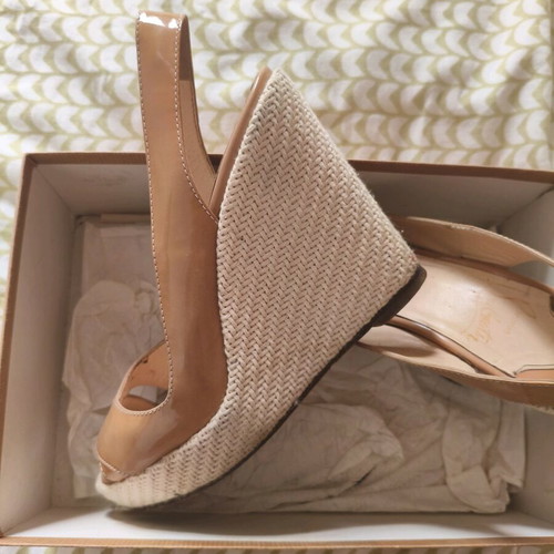 Christian Louboutin πλατφόρμες μεταχειρισμένες μπεζ λουστρίνι νούμερο 38