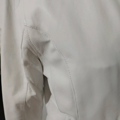 White leather coat like new with lining
