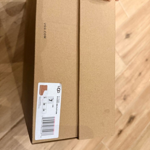 Ugg boots new, size 38, beige