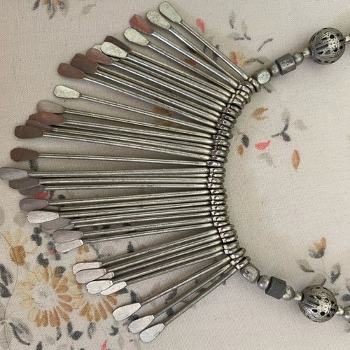 Metal silver necklace new