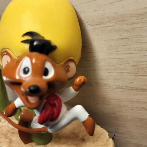 Speedy Gonzales De Agostini figure used, broken foot