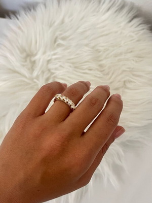 Ring with 5 stones size 6 new, gold color