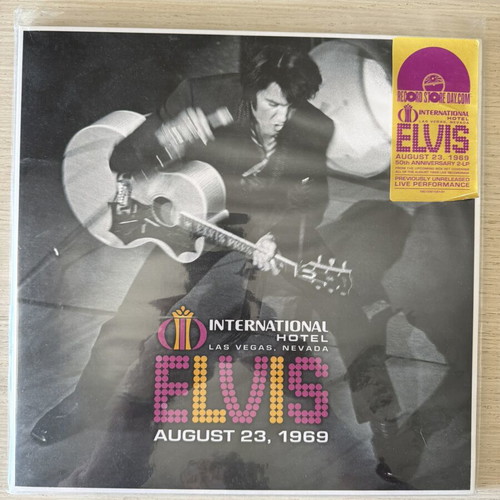 Elvis LP record like new