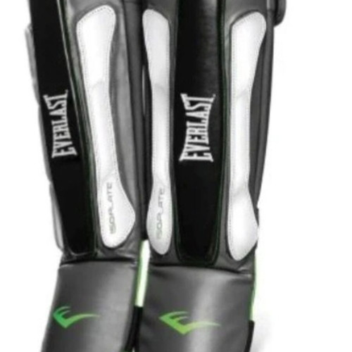 Everlast shin guards like new