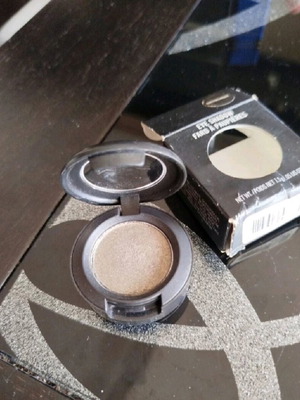 Mac eyeshadow new, Greensmoke dark green khaki color