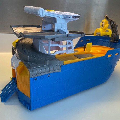 Dickie Toys fishing boat for sharks and Majorette truck used vehicles
