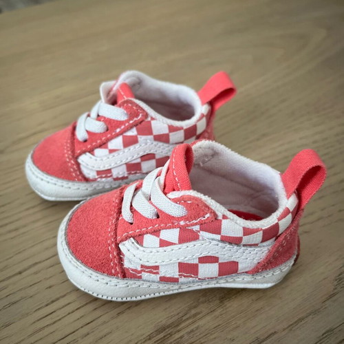 Vans baby shoe pink checkerboard like new, size 16