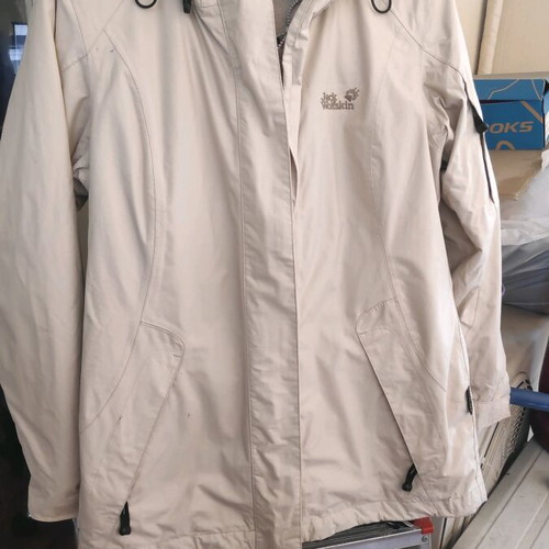 Jack Wolfskin M beige jacket like new with detachable fleece