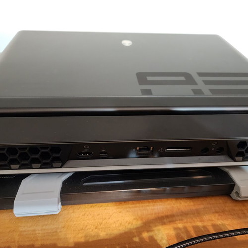 Dell Alienware Area 51m Gaming Laptop like new, Intel Core i9, RTX 2080
