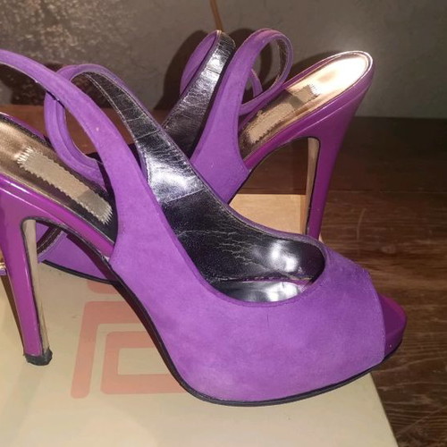 Jennifer Lopez purple pumps used, size 38