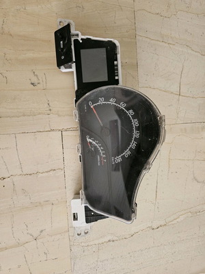 Toyota iq speedometer used in good condition