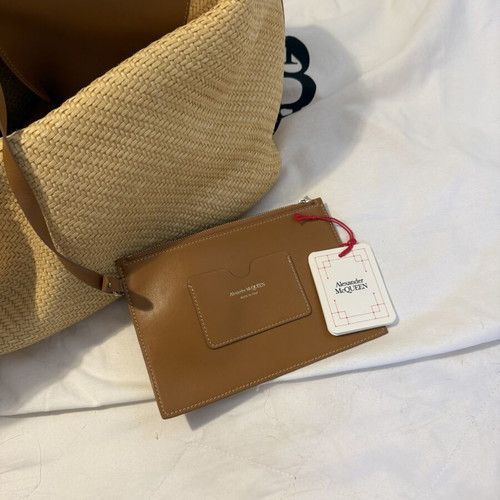 Alexander McQueen Raffia and Leather Handbag like new, beige and brown