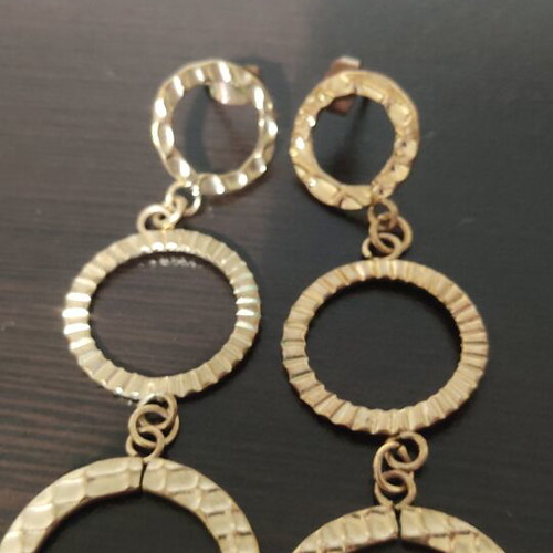 Set of 3 pairs of earrings like new, gold tone