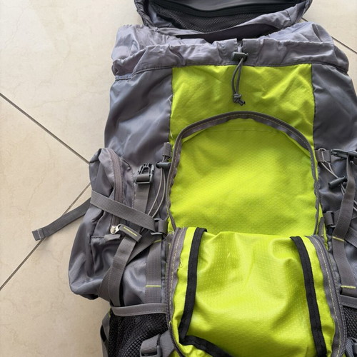 Polo Voyager 45+ climbing backpack like new with waterproof cover