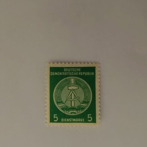 Collectible stamp from East Germany 5 Dienstmarke like new