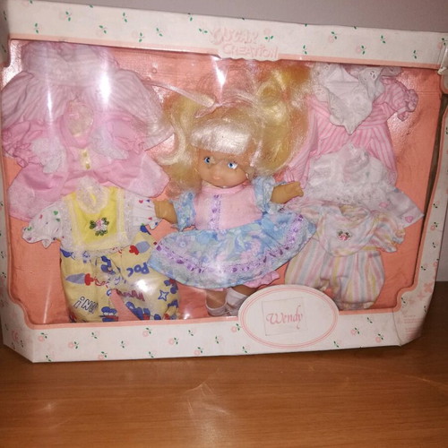 Wendy Oscar Creation vinyl doll used