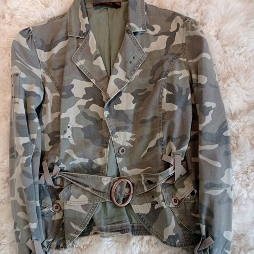 Military jacket Zuiki like new, size large, green