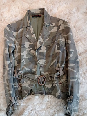 Military jacket Zuiki like new, size large, green