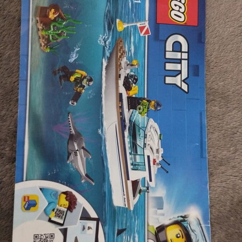 Lego Diving Yacht like new, authentic in excellent condition