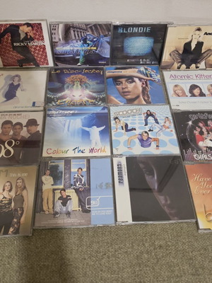 Pop dance CD singles, pack of 16