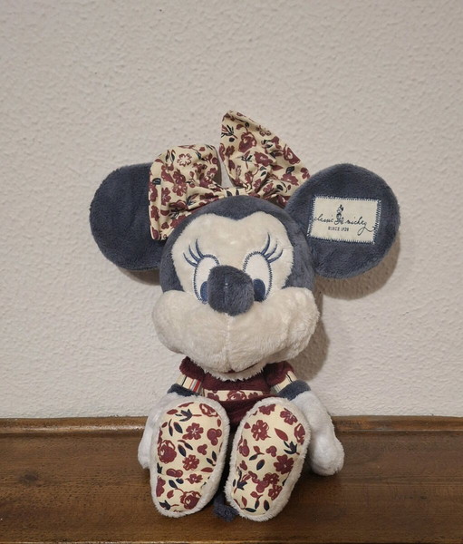 Vintage Disney Minnie Mouse Floral