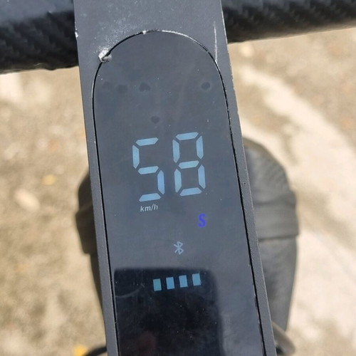Xiaomi 4 Ultra like new, 60km top speed, 2000 watts
