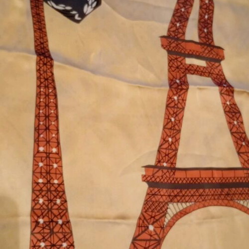 Square scarf like new, lightweight