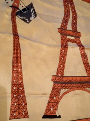 Square scarf like new, lightweight