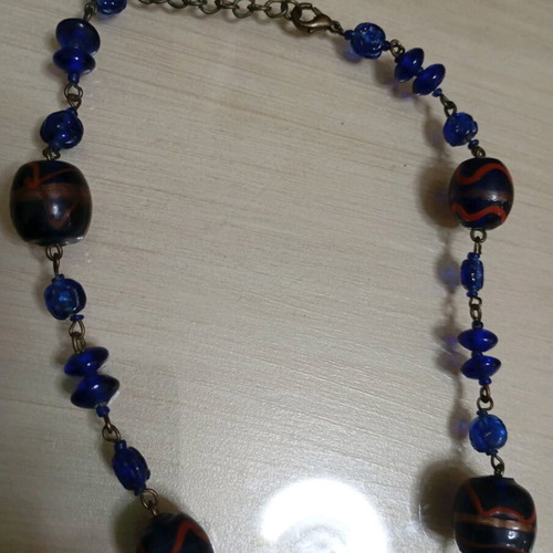 Necklace with semi-precious beads like new, blue